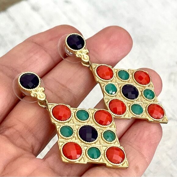 Gold tone checkerboard colorful dangle earrings - Picture 3 of 12